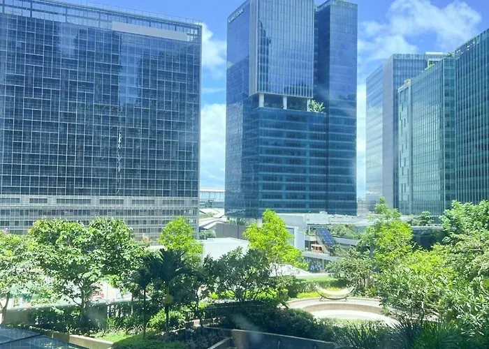 Prime Bgc 1br Near Mitsukoshi Mall #upt16m Manila
