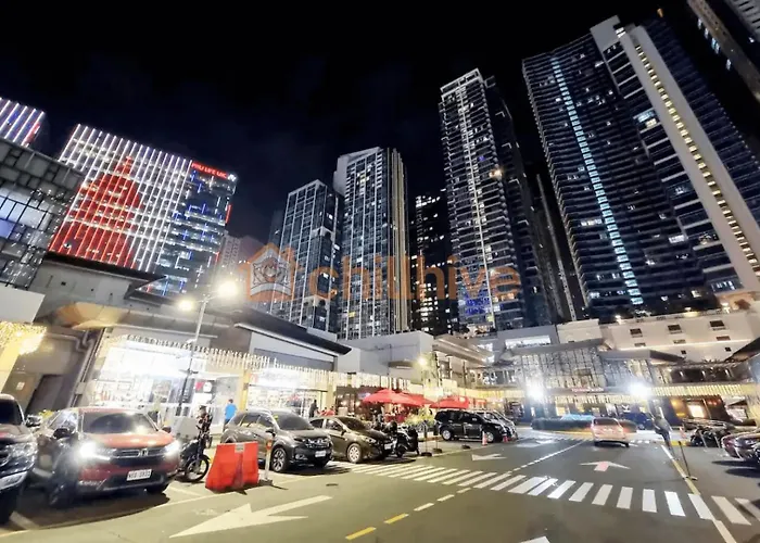 Holiday home Prime Bgc 1br Near Mitsukoshi Mall #upt16m Manila