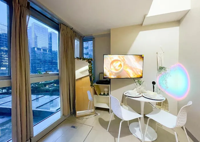 Prime Bgc 1br Near Mitsukoshi Mall #upt16m * Manila